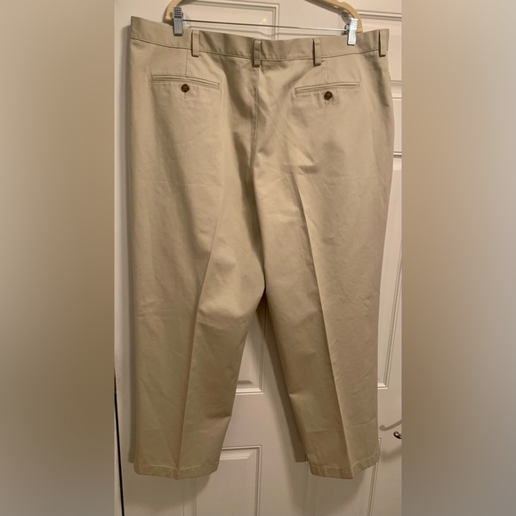 LL Bean Mens Natural Fit Pleated Tan Khaki Pants 44 X 30 Wrinkle Resistance. - Picture 4 of 10
